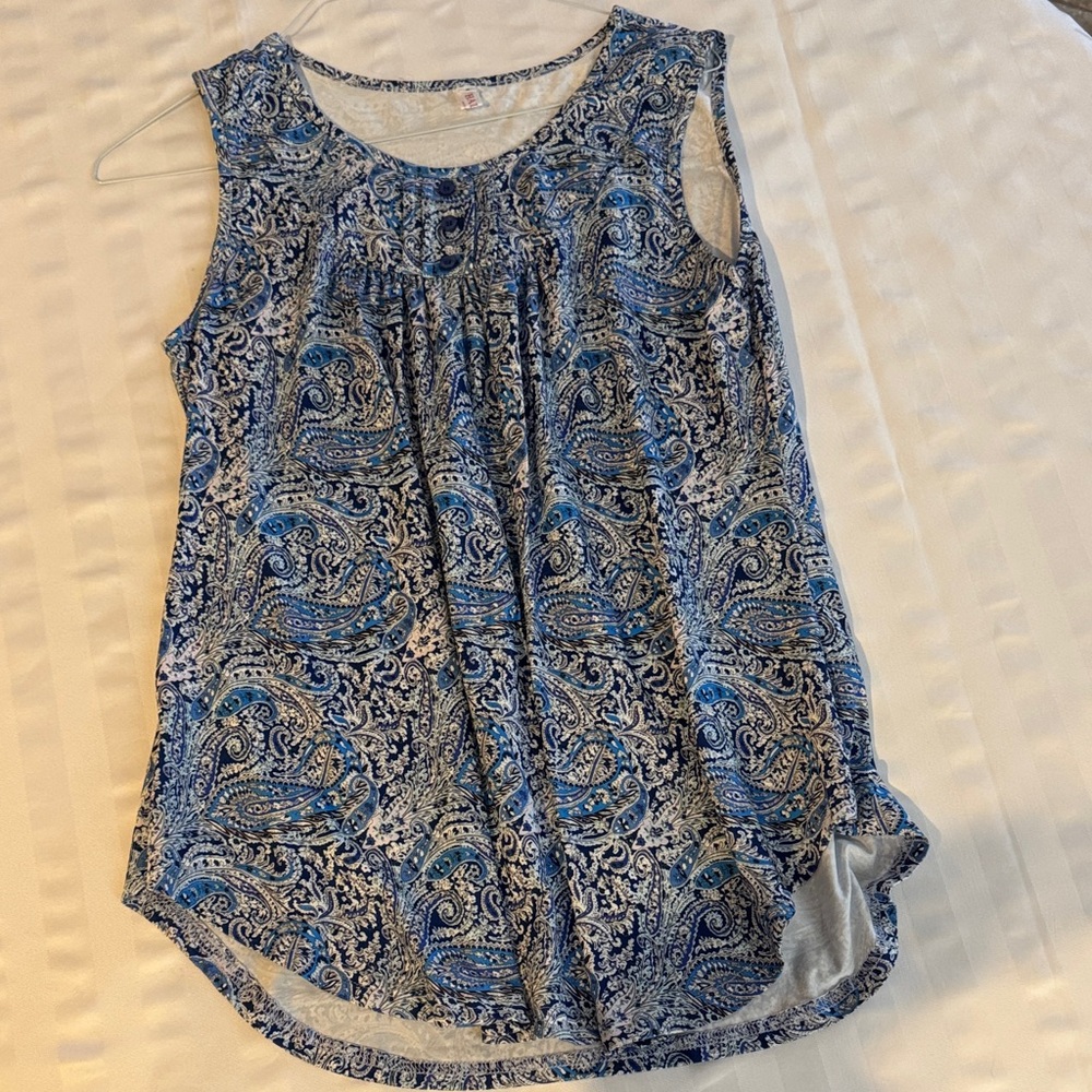 Chic Blue Paisley Sleeveless Top